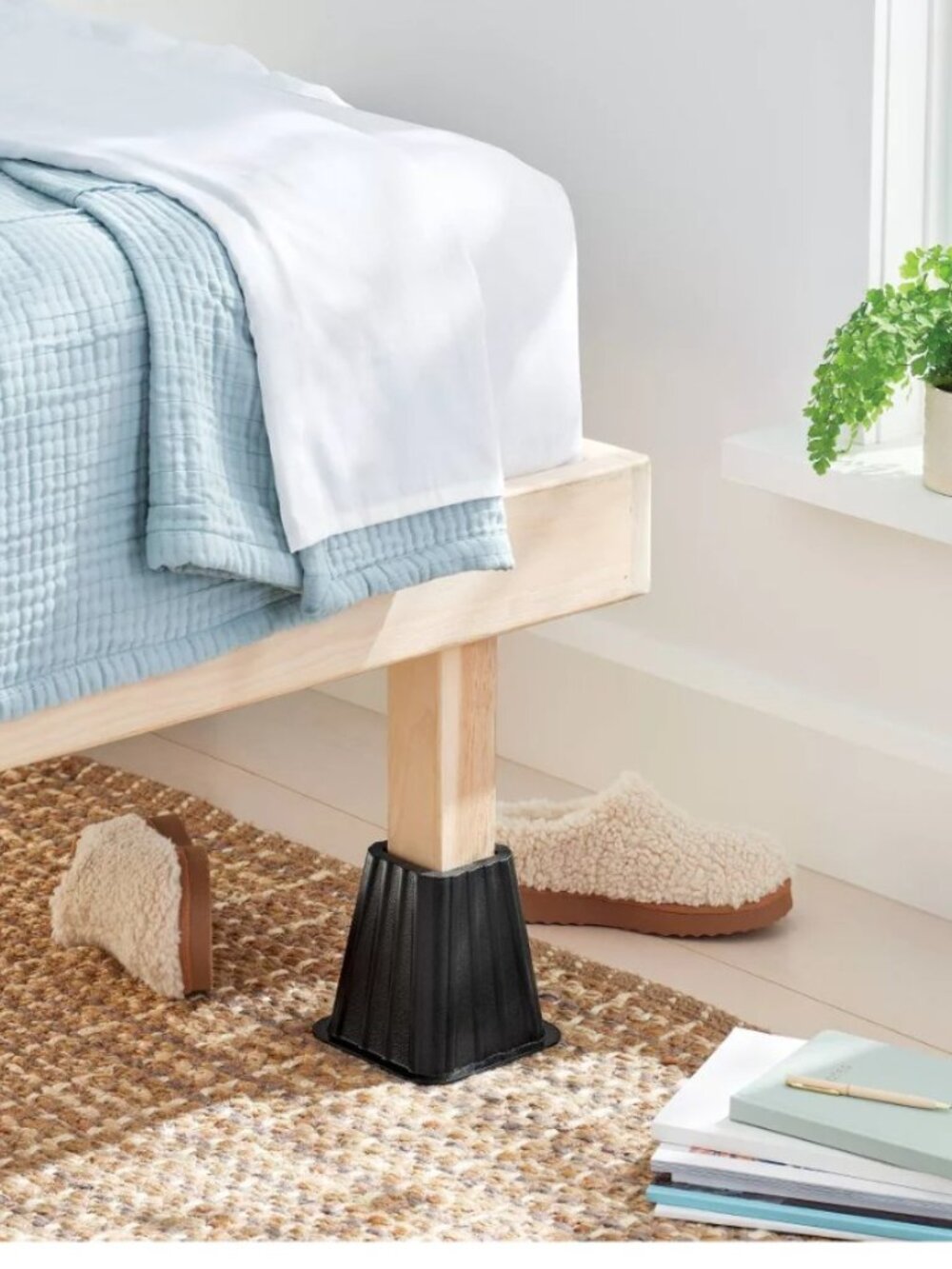 Bed‎ Risers 4pk - Picture 2 of 2
